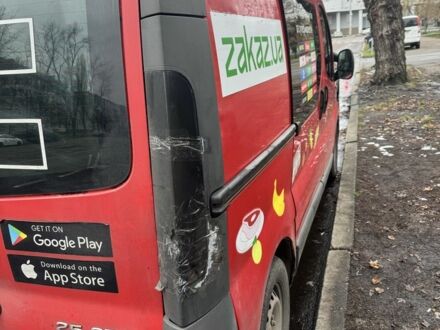 Красный Опель Виваро, объемом двигателя 2.5 л и пробегом 3 тыс. км за 3000 $, фото 1 на Automoto.ua