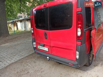 Червоний Опель Віваро, об'ємом двигуна 2 л та пробігом 320 тис. км за 7065 $, фото 1 на Automoto.ua