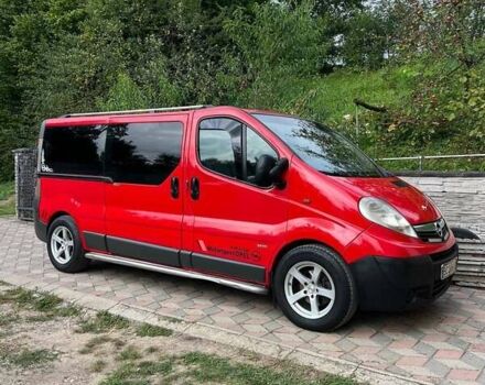 Червоний Опель Віваро, об'ємом двигуна 2 л та пробігом 300 тис. км за 9400 $, фото 1 на Automoto.ua