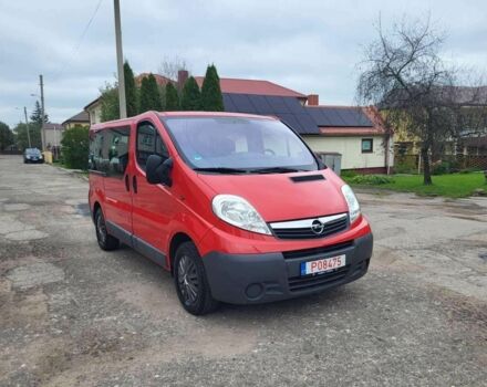 Красный Опель Виваро, объемом двигателя 2 л и пробегом 203 тыс. км за 8350 $, фото 1 на Automoto.ua