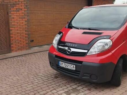 Красный Опель Виваро, объемом двигателя 2 л и пробегом 251 тыс. км за 12200 $, фото 1 на Automoto.ua