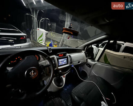 Опель Виваро, объемом двигателя 2.5 л и пробегом 360 тыс. км за 8100 $, фото 13 на Automoto.ua
