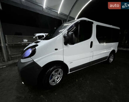 Опель Виваро, объемом двигателя 2.5 л и пробегом 360 тыс. км за 8100 $, фото 4 на Automoto.ua