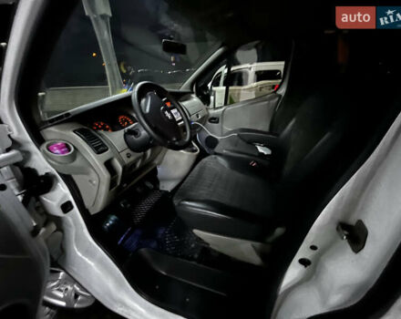 Опель Виваро, объемом двигателя 2.5 л и пробегом 360 тыс. км за 8100 $, фото 9 на Automoto.ua