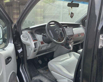 Опель Виваро, объемом двигателя 2.5 л и пробегом 290 тыс. км за 9100 $, фото 8 на Automoto.ua