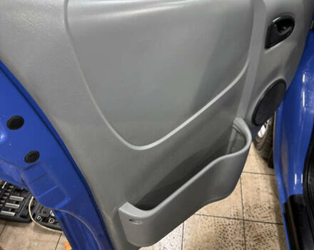 Опель Виваро, объемом двигателя 1.9 л и пробегом 314 тыс. км за 4750 $, фото 9 на Automoto.ua