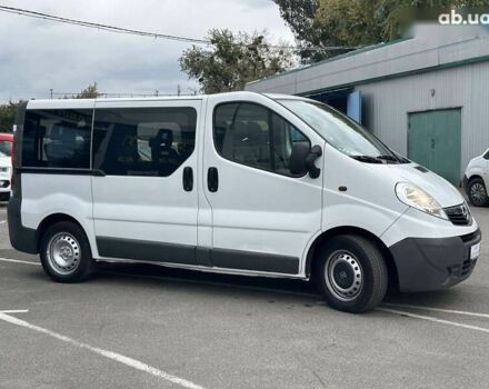 Опель Віваро, об'ємом двигуна 2 л та пробігом 258 тис. км за 8790 $, фото 4 на Automoto.ua