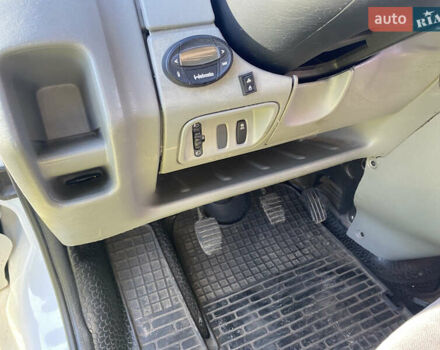 Опель Виваро, объемом двигателя 2.5 л и пробегом 236 тыс. км за 8500 $, фото 2 на Automoto.ua