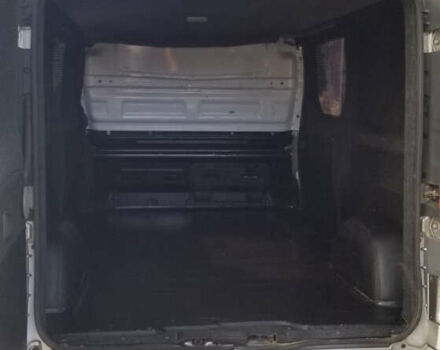 Опель Віваро, об'ємом двигуна 2 л та пробігом 400 тис. км за 9500 $, фото 9 на Automoto.ua