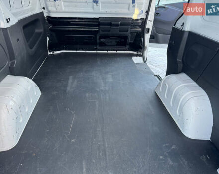 Опель Виваро, объемом двигателя 1.6 л и пробегом 250 тыс. км за 11600 $, фото 22 на Automoto.ua