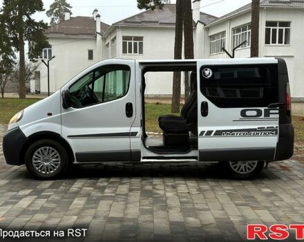 Опель Виваро, объемом двигателя 2.5 л и пробегом 300 тыс. км за 6500 $, фото 2 на Automoto.ua