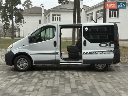 Опель Виваро, объемом двигателя 2.5 л и пробегом 270 тыс. км за 6500 $, фото 1 на Automoto.ua