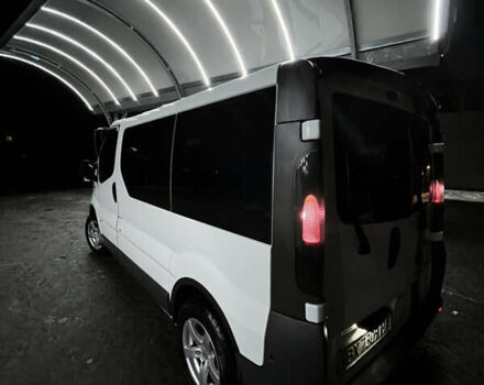 Білий Опель Віваро пас., об'ємом двигуна 2.5 л та пробігом 360 тис. км за 8100 $, фото 5 на Automoto.ua