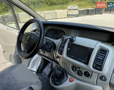 Белый Опель Виваро пасс., объемом двигателя 1.87 л и пробегом 390 тыс. км за 7200 $, фото 19 на Automoto.ua