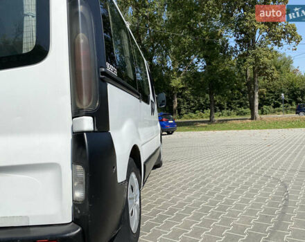 Белый Опель Виваро пасс., объемом двигателя 1.87 л и пробегом 390 тыс. км за 7200 $, фото 13 на Automoto.ua