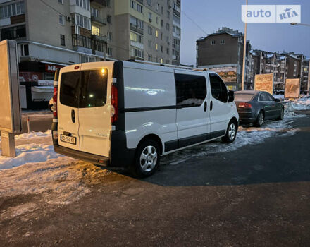 Белый Опель Виваро пасс., объемом двигателя 2 л и пробегом 330 тыс. км за 13400 $, фото 2 на Automoto.ua