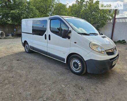 Белый Опель Виваро пасс., объемом двигателя 0 л и пробегом 270 тыс. км за 12600 $, фото 1 на Automoto.ua