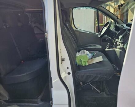 Белый Опель Виваро пасс., объемом двигателя 0 л и пробегом 270 тыс. км за 12600 $, фото 6 на Automoto.ua