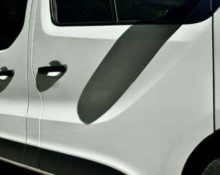 Білий Опель Віваро пас., об'ємом двигуна 1.6 л та пробігом 212 тис. км за 15150 $, фото 11 на Automoto.ua