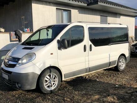 Опель Виваро пасс. 2008 в Ужгороде на Automoto.ua Белый Опель Виваро пасс., объемом двигателя 2.5 л и пробегом 321 тыс. км за 7500 $, фото 1 на Automoto.ua
