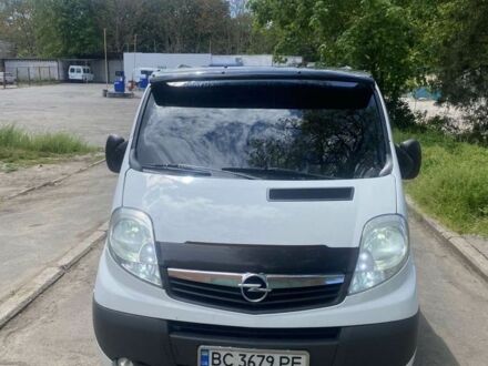 Опель Виваро пасс. 2012 в Херсоне на Automoto.ua Белый Опель Виваро пасс., объемом двигателя 2 л и пробегом 289 тыс. км за 11600 $, фото 1 на Automoto.ua