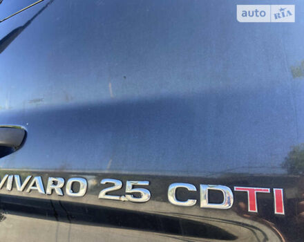 Черный Опель Виваро пасс., объемом двигателя 2.5 л и пробегом 426 тыс. км за 7950 $, фото 38 на Automoto.ua