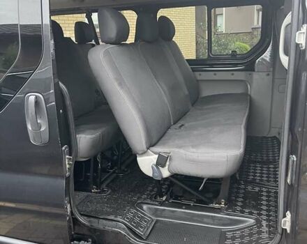 Чорний Опель Віваро пас., об'ємом двигуна 2.2 л та пробігом 396 тис. км за 15500 $, фото 8 на Automoto.ua