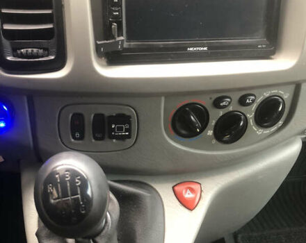 Красный Опель Виваро пасс., объемом двигателя 2 л и пробегом 485 тыс. км за 7700 $, фото 14 на Automoto.ua