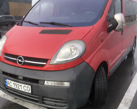 Красный Опель Виваро пасс., объемом двигателя 2 л и пробегом 485 тыс. км за 7700 $, фото 4 на Automoto.ua