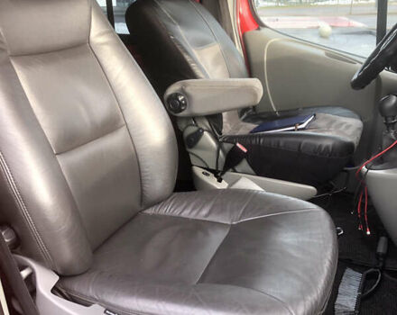 Красный Опель Виваро пасс., объемом двигателя 2 л и пробегом 485 тыс. км за 7700 $, фото 12 на Automoto.ua