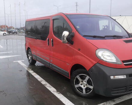 Красный Опель Виваро пасс., объемом двигателя 2 л и пробегом 485 тыс. км за 7700 $, фото 1 на Automoto.ua