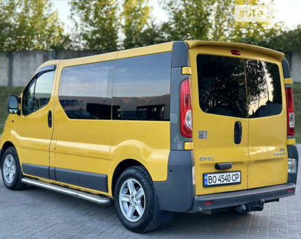 Желтый Опель Виваро пасс., объемом двигателя 2 л и пробегом 330 тыс. км за 7950 $, фото 8 на Automoto.ua