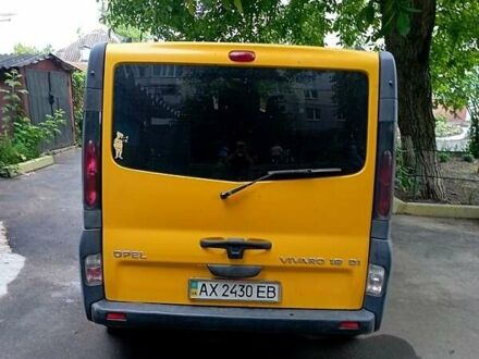 Опель Віваро пас. 2004 у Чугуеве на Automoto.ua Жовтий Опель Віваро пас., об'ємом двигуна 1.9 л та пробігом 220 тис. км за 7000 $, фото 1 на Automoto.ua