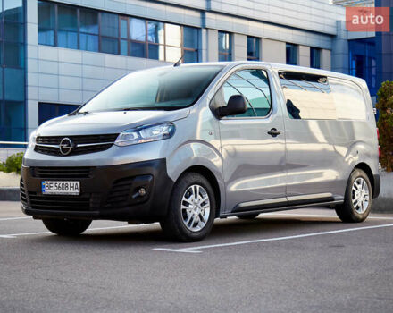 Серый Опель Виваро пасс., объемом двигателя 2 л и пробегом 110 тыс. км за 27000 $, фото 5 на Automoto.ua