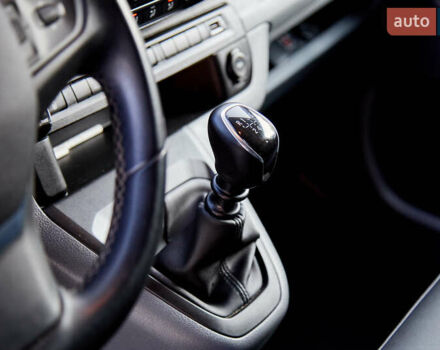 Серый Опель Виваро пасс., объемом двигателя 2 л и пробегом 110 тыс. км за 27000 $, фото 15 на Automoto.ua