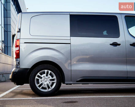 Серый Опель Виваро пасс., объемом двигателя 2 л и пробегом 110 тыс. км за 27000 $, фото 3 на Automoto.ua