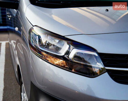 Серый Опель Виваро пасс., объемом двигателя 2 л и пробегом 110 тыс. км за 27000 $, фото 4 на Automoto.ua