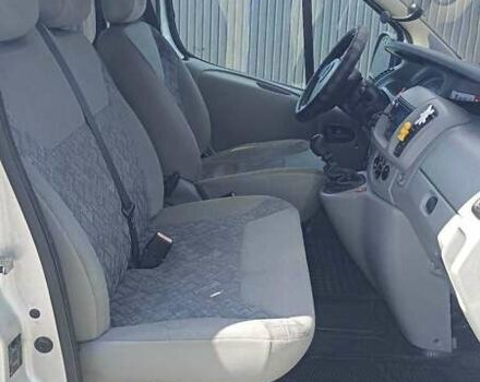 Серый Опель Виваро пасс., объемом двигателя 1.9 л и пробегом 250 тыс. км за 7300 $, фото 13 на Automoto.ua