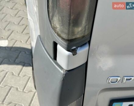 Серый Опель Виваро пасс., объемом двигателя 2.46 л и пробегом 300 тыс. км за 7200 $, фото 3 на Automoto.ua