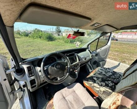 Серый Опель Виваро пасс., объемом двигателя 2.46 л и пробегом 300 тыс. км за 7200 $, фото 16 на Automoto.ua