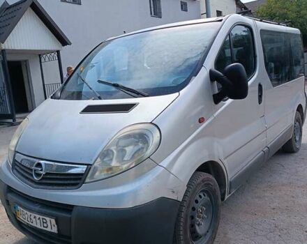 Серый Опель Виваро пасс., объемом двигателя 2 л и пробегом 355 тыс. км за 6500 $, фото 2 на Automoto.ua