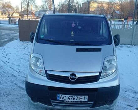 Серый Опель Виваро пасс., объемом двигателя 2.5 л и пробегом 290 тыс. км за 9100 $, фото 8 на Automoto.ua