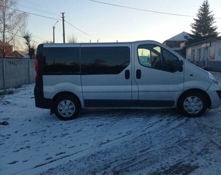 Серый Опель Виваро пасс., объемом двигателя 2.5 л и пробегом 290 тыс. км за 9100 $, фото 7 на Automoto.ua