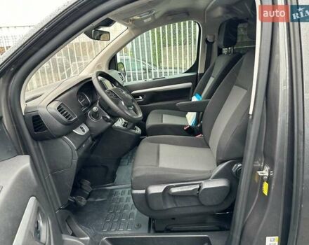 Серый Опель Виваро пасс., объемом двигателя 2 л и пробегом 107 тыс. км за 8000 $, фото 9 на Automoto.ua