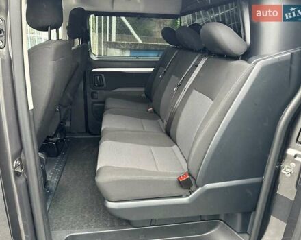 Серый Опель Виваро пасс., объемом двигателя 2 л и пробегом 107 тыс. км за 8000 $, фото 10 на Automoto.ua