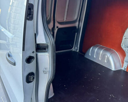 Серый Опель Виваро пасс., объемом двигателя 1.6 л и пробегом 158 тыс. км за 14200 $, фото 32 на Automoto.ua