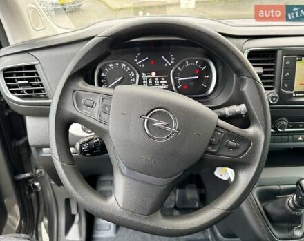Серый Опель Виваро пасс., объемом двигателя 2 л и пробегом 107 тыс. км за 8000 $, фото 5 на Automoto.ua