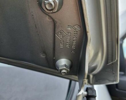 Серый Опель Виваро пасс., объемом двигателя 1.6 л и пробегом 225 тыс. км за 13500 $, фото 14 на Automoto.ua