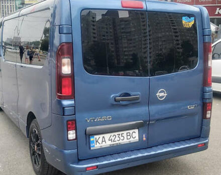 Синий Опель Виваро пасс., объемом двигателя 1.6 л и пробегом 205 тыс. км за 17800 $, фото 3 на Automoto.ua