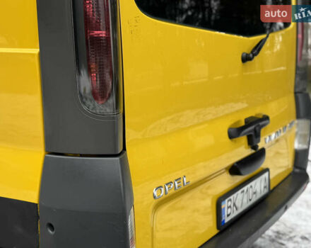 Жовтий Опель Віваро, об'ємом двигуна 1.87 л та пробігом 270 тис. км за 4999 $, фото 20 на Automoto.ua